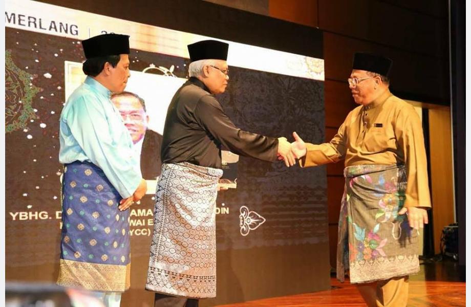 Majlis Anugerah Cemerlang In English Dhiya Nur Syahira Binti Sariman 3 Jambairt