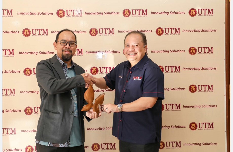 Ceramah Pengukuhan Tadbir Urus Dalam Perolehan - Pakatan Harga dan Tipuan Bida dalam Perolehan Sektor Awam oleh Unit Audit Dalam, Universiti Teknologi Malaysia (UTM) Johor Bahru