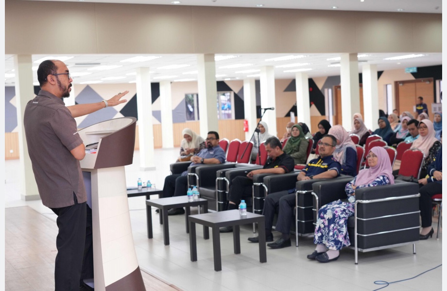 Penceramah untuk program Taklimat Pengukuhan Integriti oleh UiTM Shah Alam berkenaan Pakatan Harga dan Tipuan Bida dalam Perolehan Awam