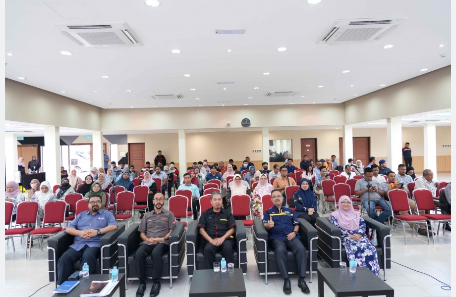 Penceramah untuk program Taklimat Pengukuhan Integriti oleh UiTM Shah Alam berkenaan Pakatan Harga dan Tipuan Bida dalam Perolehan Awam