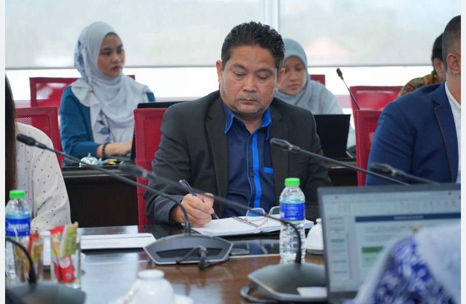 Talk to Hume Cement Sdn. Bhd.